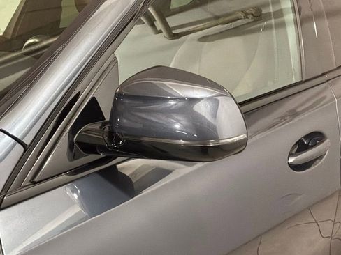 Used 2022 BMW X6 xDrive40i w/ M Sport Package image 25