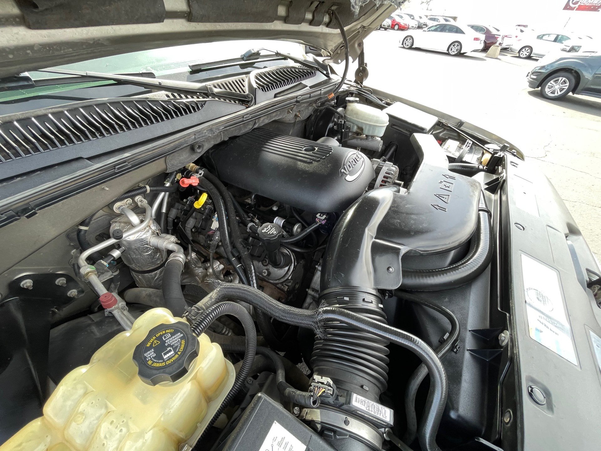 Used 2003 Chevrolet Suburban LS w/ LS Preferred Equipment Group RWD image 27