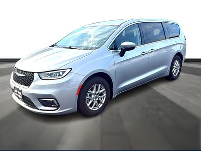 Used 2023 Chrysler Pacifica Touring-L