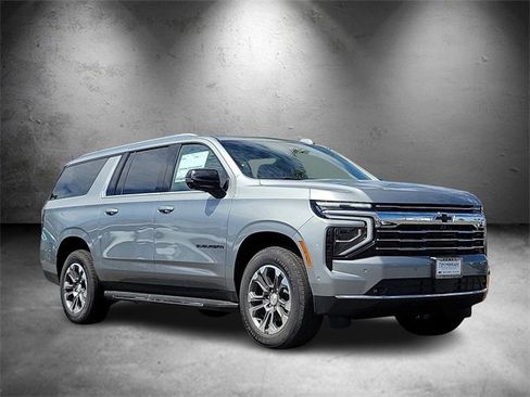 New 2025 Chevrolet Suburban LT w/ Comfort Package image 2