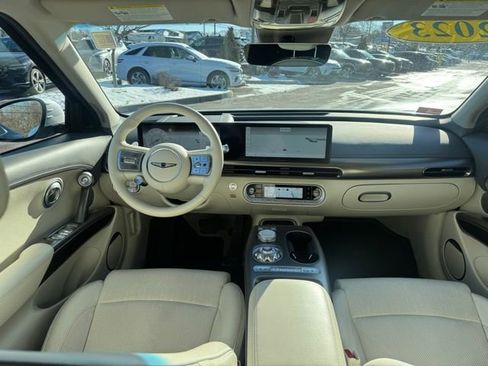 Used 2023 Genesis GV60 Advanced image 46