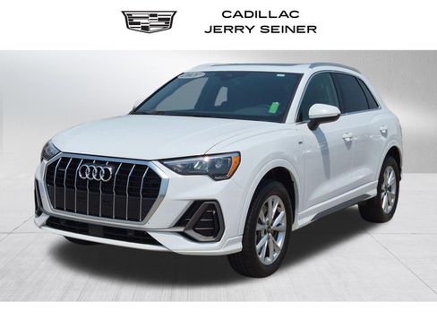 Used 2022 Audi Q3 2.0T Premium w/ Convenience Package AWD/4WD image 1