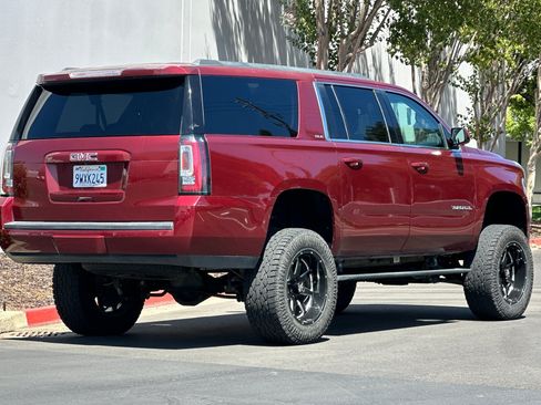 Used 2018 GMC Yukon XL SLE w/ SLE Value Package AWD/4WD image 4