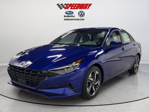Used 2023 Hyundai Elantra SEL w/ Convenience Package FWD image 12