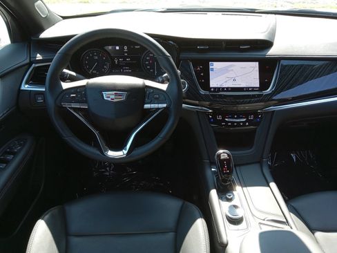 Certified 2023 Cadillac XT6 Premium Luxury w/ Technology Package AWD/4WD image 15