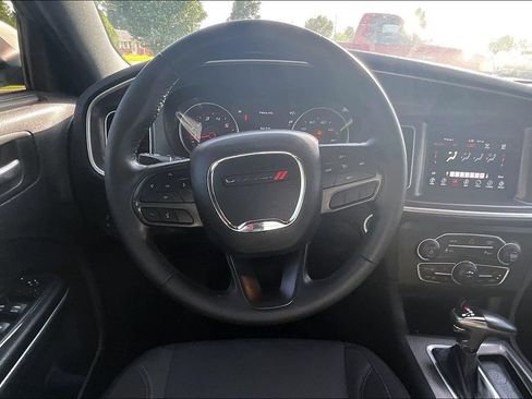Used 2022 Dodge Charger SXT RWD image 5