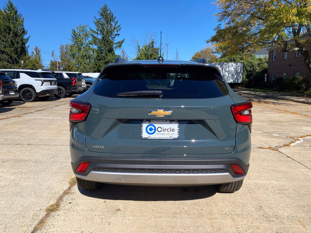 New 2026 Chevrolet Trax LT w/ LT Convenience Package FWD image 5