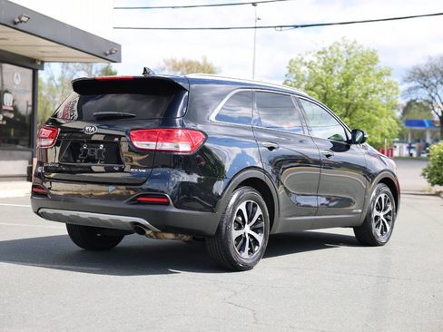 Used 2017 Kia Sorento EX AWD/4WD image 4