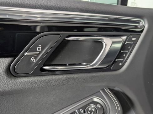 New 2026 Porsche Macan image 27