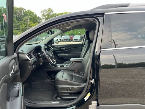 Used 2023 GMC Acadia SLT w/ Preferred Package FWD image 38