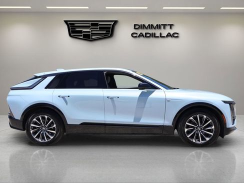 Certified 2024 Cadillac Lyriq Sport w/ LPO, Floor Liner Package AWD/4WD image 6