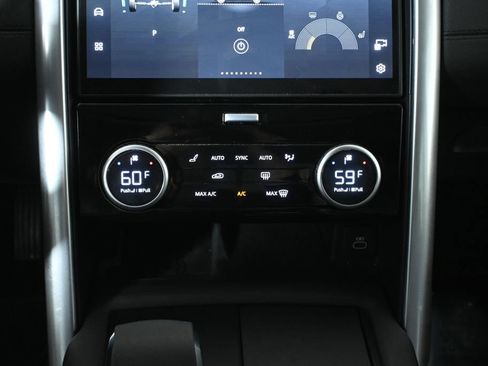 Used 2024 Land Rover Discovery S AWD/4WD image 51