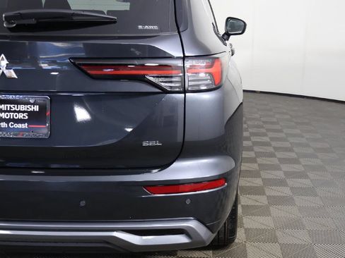 Used 2025 Mitsubishi Outlander SEL AWD/4WD image 21