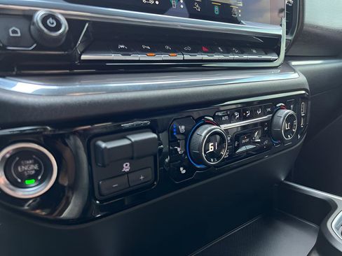 Used 2023 Chevrolet Silverado 1500 High Country w/ Z71 Off-Road Package image 54