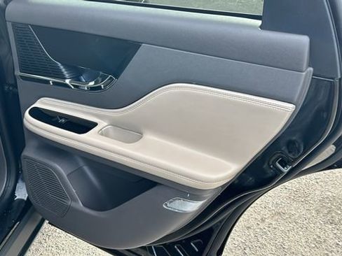 Used 2022 Lincoln Corsair FWD image 12