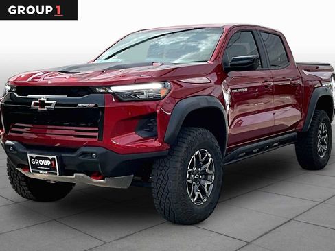 Used 2025 Chevrolet Colorado ZR2 w/ Technology Package AWD/4WD image 1