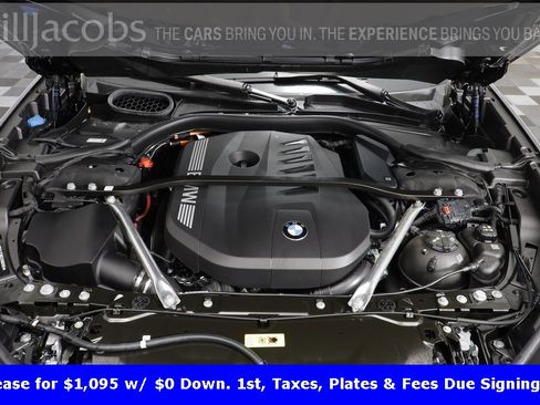 Certified 2025 BMW 750e xDrive image 26