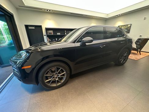 Certified 2024 Porsche Cayenne AWD/4WD image 5
