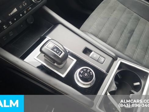 Used 2024 Mitsubishi Outlander SE FWD image 27