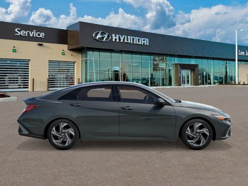 New 2026 Hyundai Elantra SEL Sport Premium FWD image 7