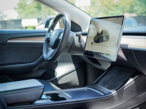 Used 2023 Tesla Model 3 Standard Range RWD image 11