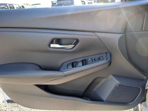 Used 2024 Nissan Sentra SV FWD image 31
