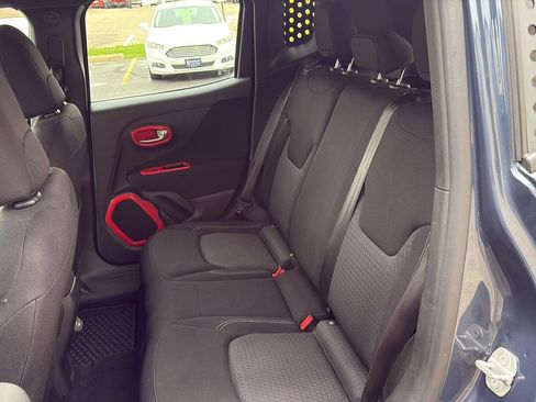 Used 2021 Jeep Renegade Latitude image 32