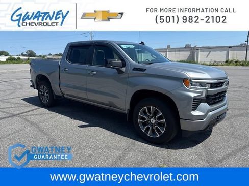 Used 2024 Chevrolet Silverado 1500 RST w/ Z71 Off-Road Package AWD/4WD image 3