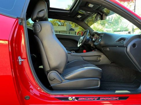 Used 2019 Dodge Challenger R/T Scat Pack w/ Shaker Package image 17