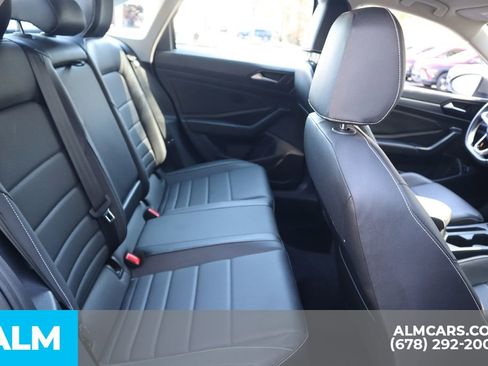 Used 2024 Volkswagen Jetta SE image 22