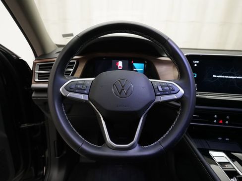 Used 2026 Volkswagen Atlas SE AWD/4WD image 4