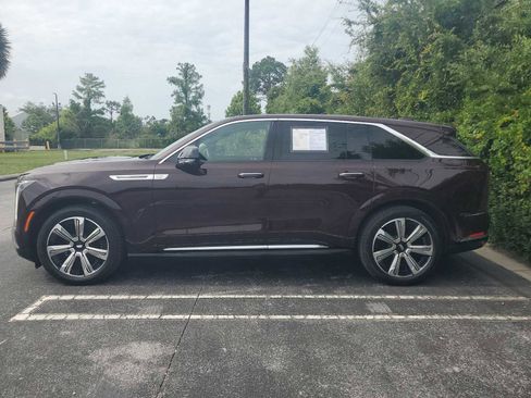 Used 2025 Cadillac Escalade IQ Luxury 2 AWD/4WD image 2
