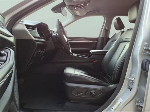 Used 2023 Jeep Grand Cherokee Limited image 13