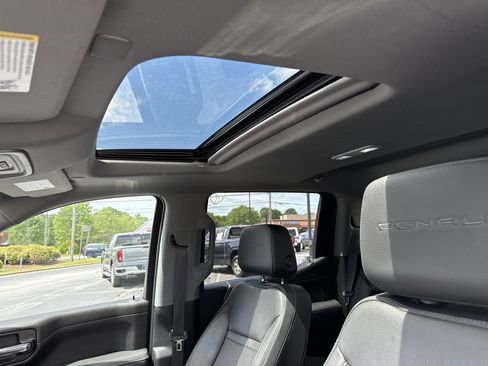 Used 2022 GMC Sierra 1500 Denali w/ Denali Premium Package AWD/4WD image 28