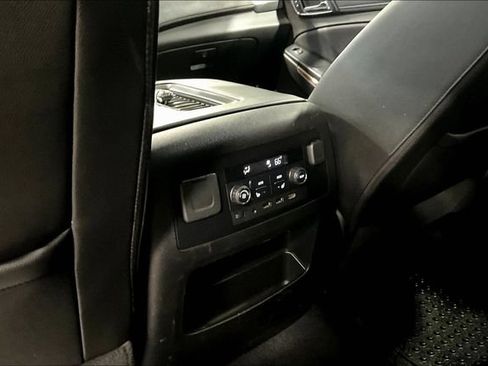 Used 2020 Chevrolet Suburban Premier AWD/4WD image 10