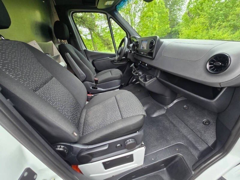 Used 2019 Mercedes-Benz Sprinter 144 image 14