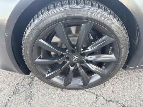 Used 2021 Tesla Model S Plaid image 10