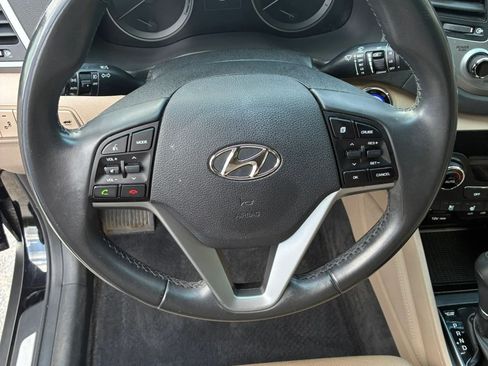 Used 2017 Hyundai Tucson Limited w/ Limited Ultimate Package 03 FWD image 16