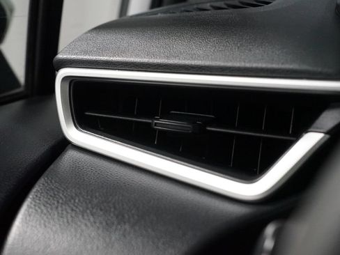 Used 2022 Toyota Corolla LE FWD image 23