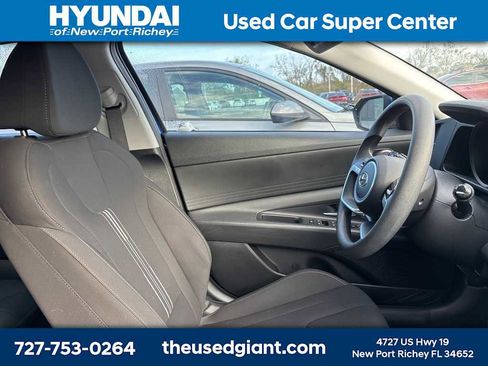 Used 2023 Hyundai Elantra SEL image 7