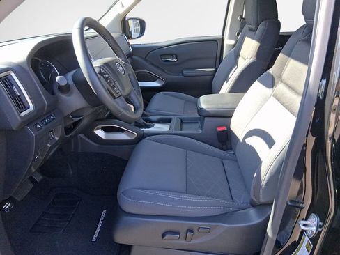 Certified 2025 Nissan Frontier SV w/ SV Convenience Package image 12