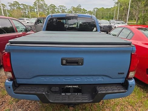 Used 2019 Toyota Tacoma TRD Off-Road w/ TRD Premium Off Road Package AWD/4WD image 4
