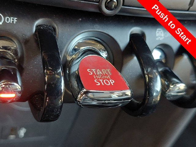 Used 2019 MINI Cooper 4-Door Hardtop FWD image 17