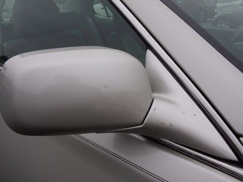 Used 2005 Lexus ES 330 image 22