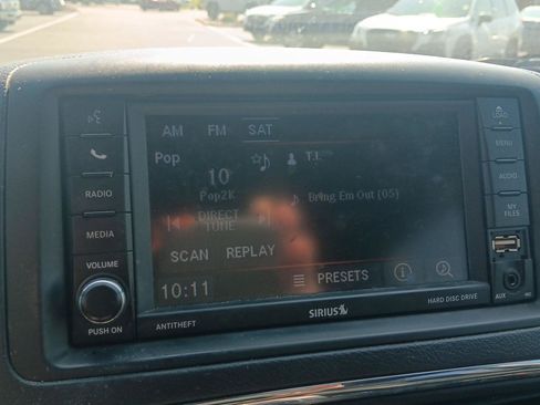 Used 2018 Dodge Grand Caravan SXT FWD image 16