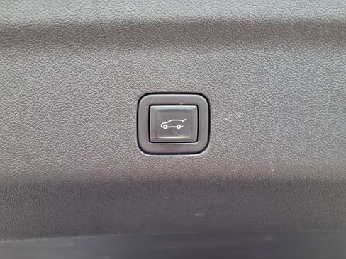 Used 2023 Chevrolet Tahoe LT w/ LT Signature Package image 10