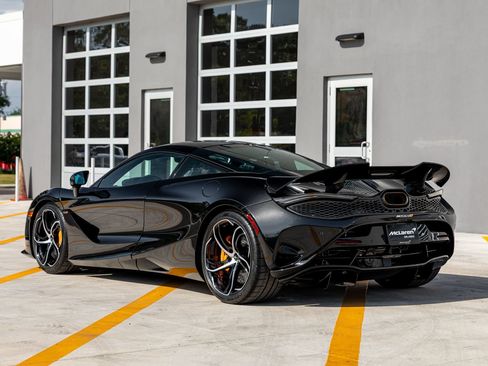 Used 2024 McLaren 750S RWD image 20