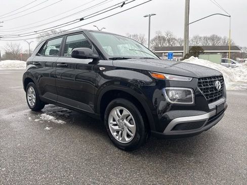 Used 2026 Hyundai Venue SE image 4