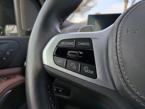 Used 2025 BMW X5 M60i w/ Climate Comfort Package image 22