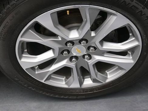 Used 2019 Chevrolet Traverse Premier w/ Driver Confidence II Package FWD image 27